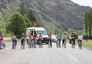 Yeni bisiklet için 11 km pedal çevirdiler